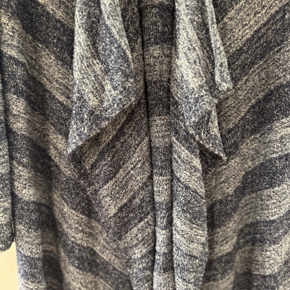 Barefoot Dreams Bamboo Chic Lite Blue Stripe Calypso Wrap Cardigan Sweater L/XL - Picture 13 of 14